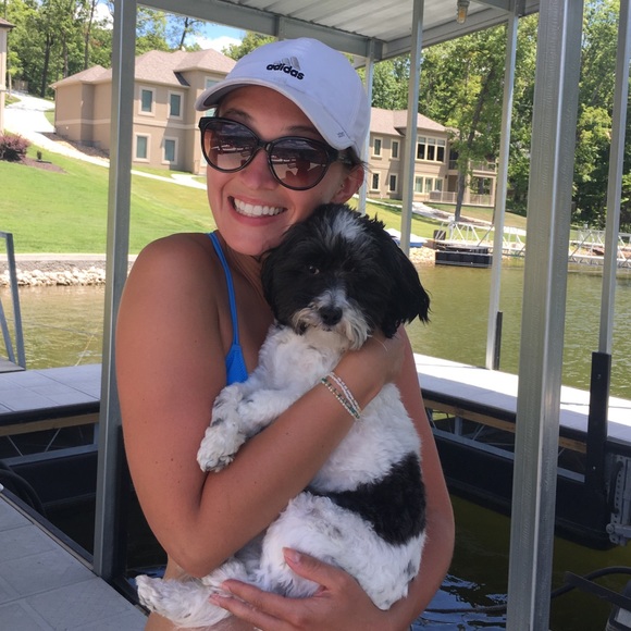 Meet your Posher, Laura - Picture 2 of 2